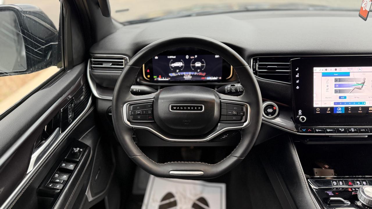 Jeep Wagoneer Base 4WD 2024