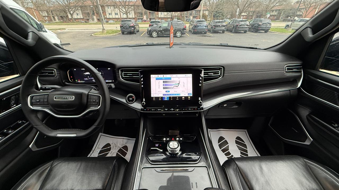 Jeep Wagoneer Base 4WD 2024