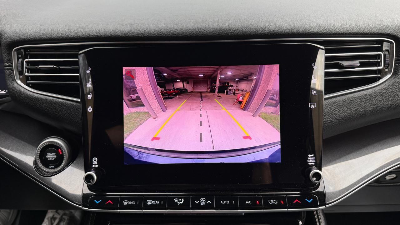 Jeep Wagoneer Base 4WD 2024