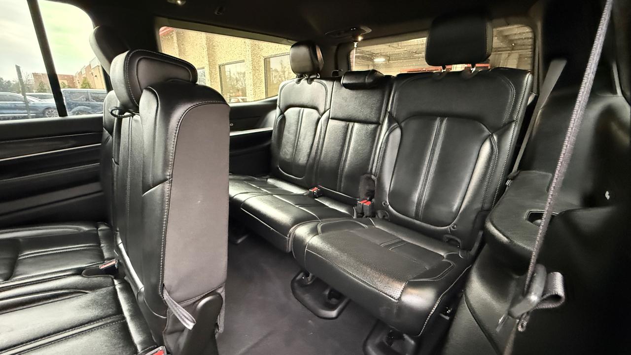 Jeep Wagoneer Base 4WD 2024