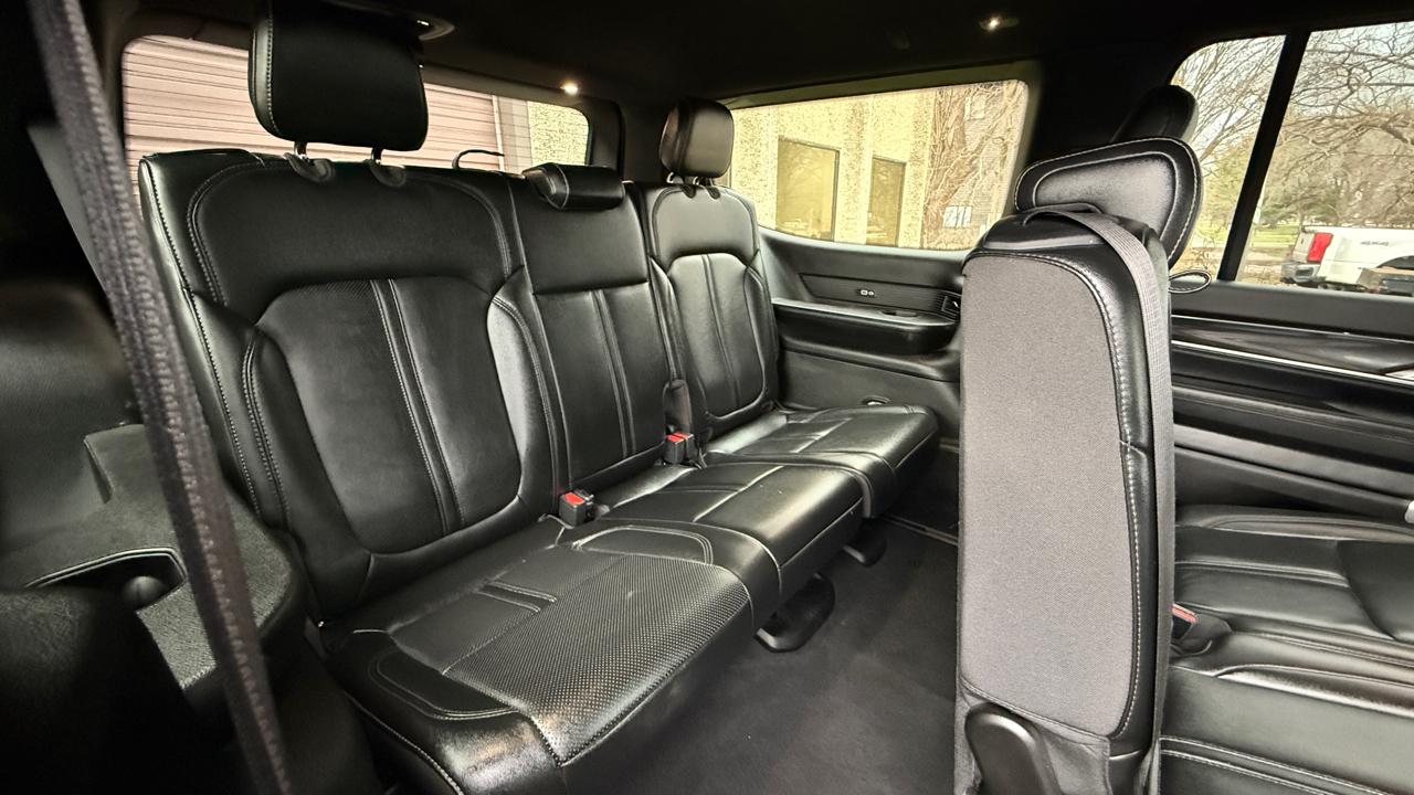 Jeep Wagoneer Base 4WD 2024