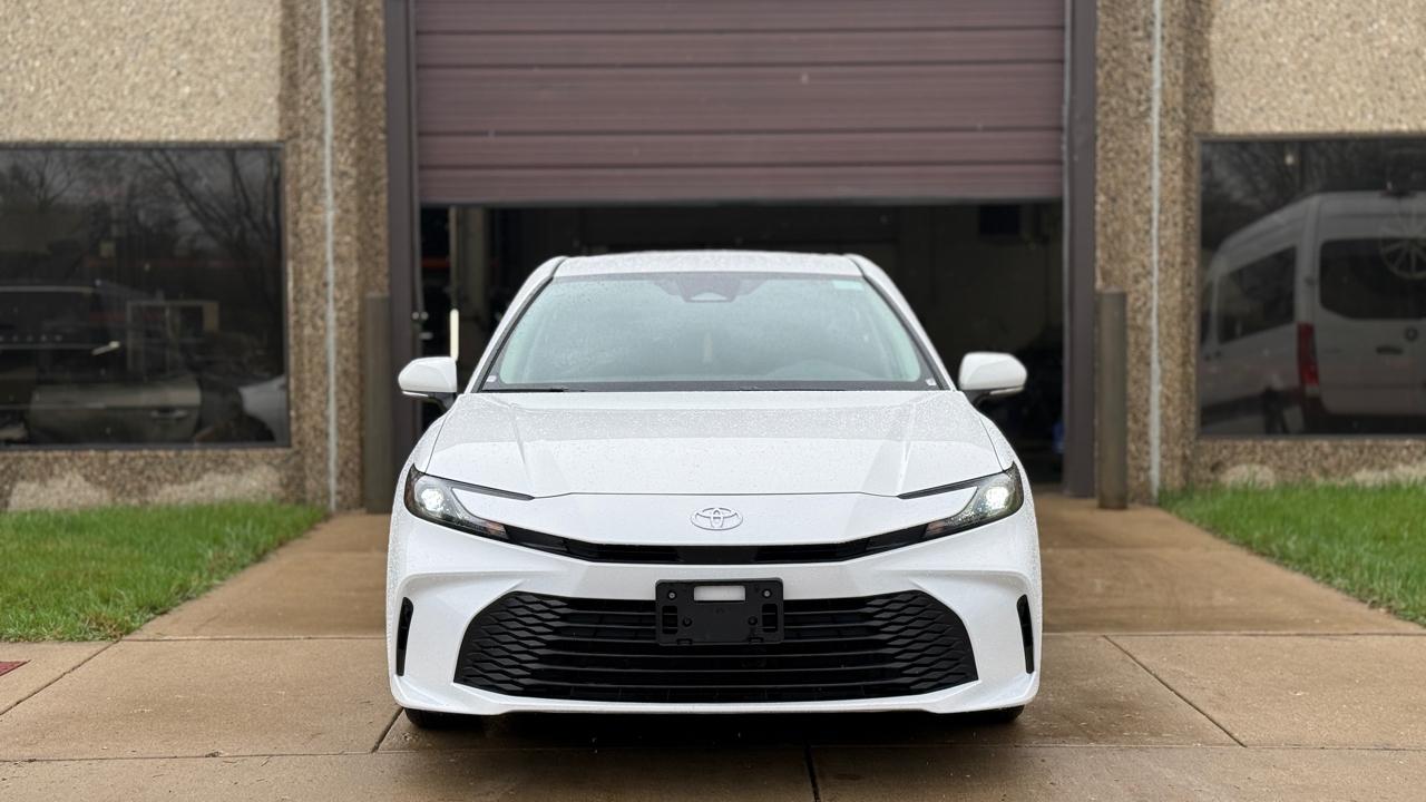 Toyota Camry Hybrid LE 2025