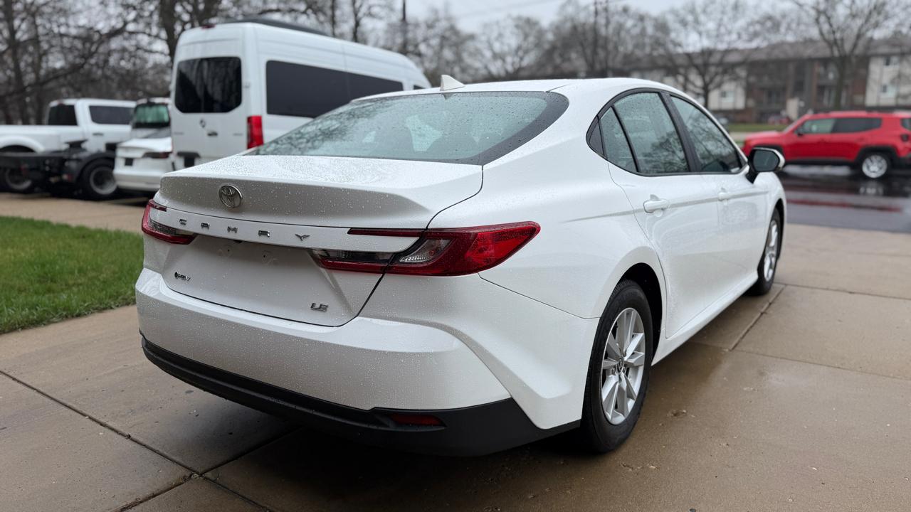 Toyota Camry Hybrid LE 2025