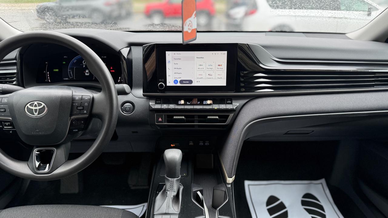 Toyota Camry Hybrid LE 2025