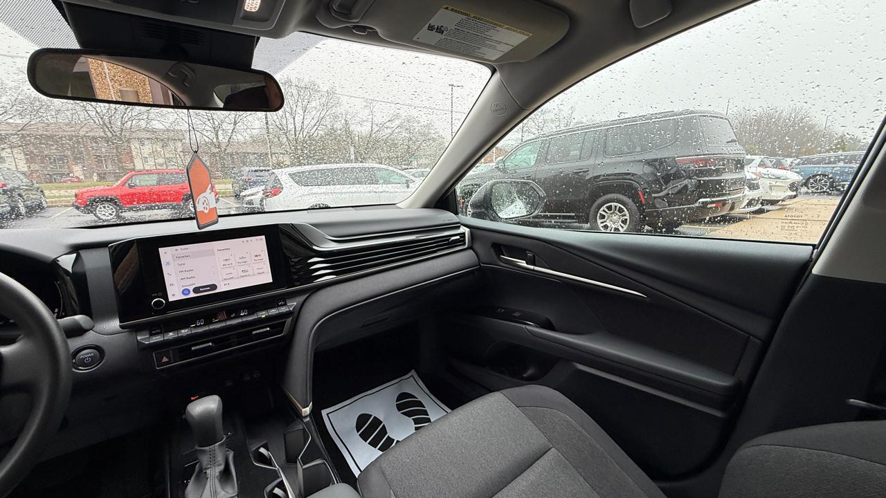 Toyota Camry Hybrid LE 2025