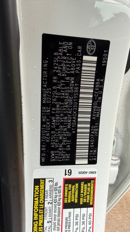 Toyota Camry Hybrid LE 2025