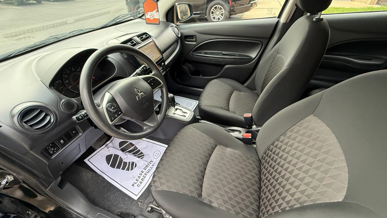 Mitsubishi Mirage ES CVT 2024