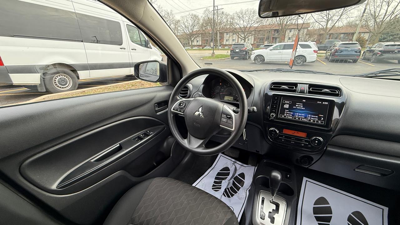 Mitsubishi Mirage ES CVT 2024