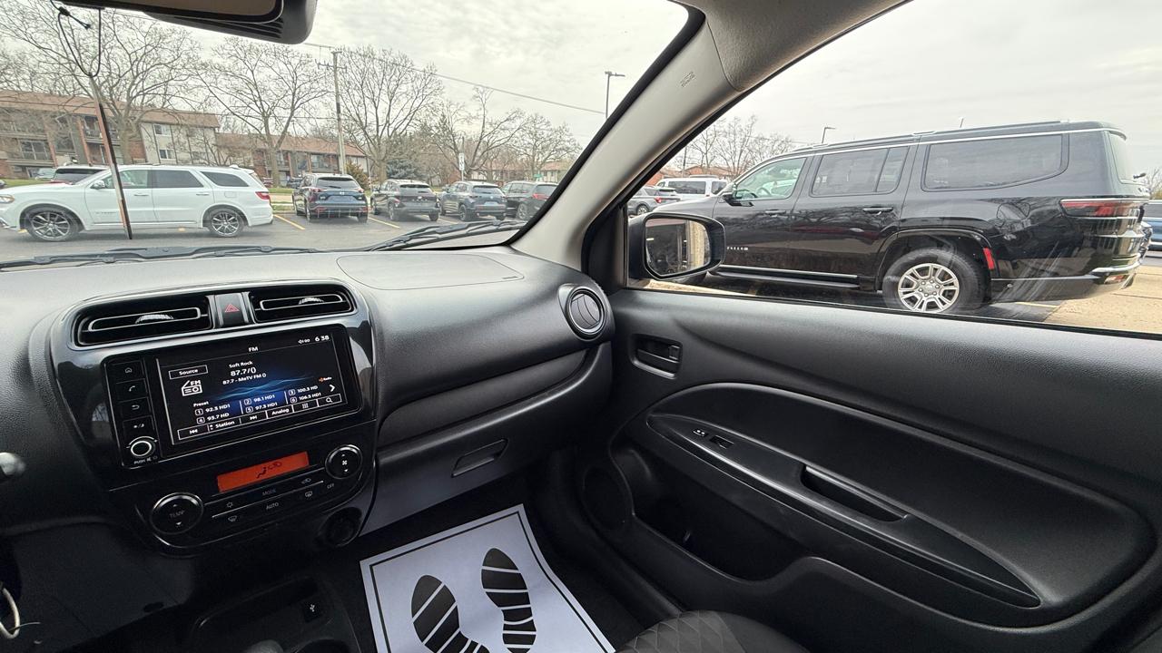 Mitsubishi Mirage ES CVT 2024