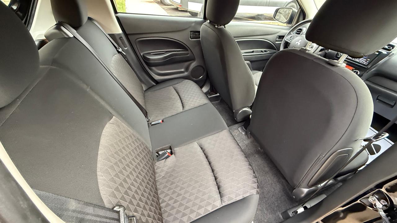 Mitsubishi Mirage ES CVT 2024