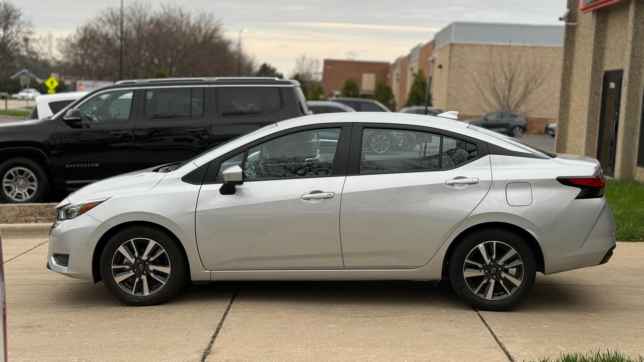 Nissan Versa SV 2025