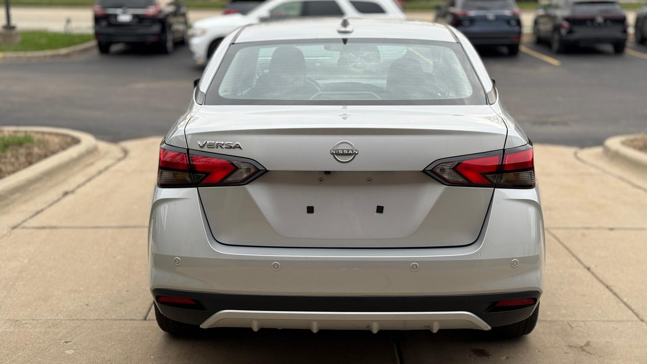 Nissan Versa SV 2025