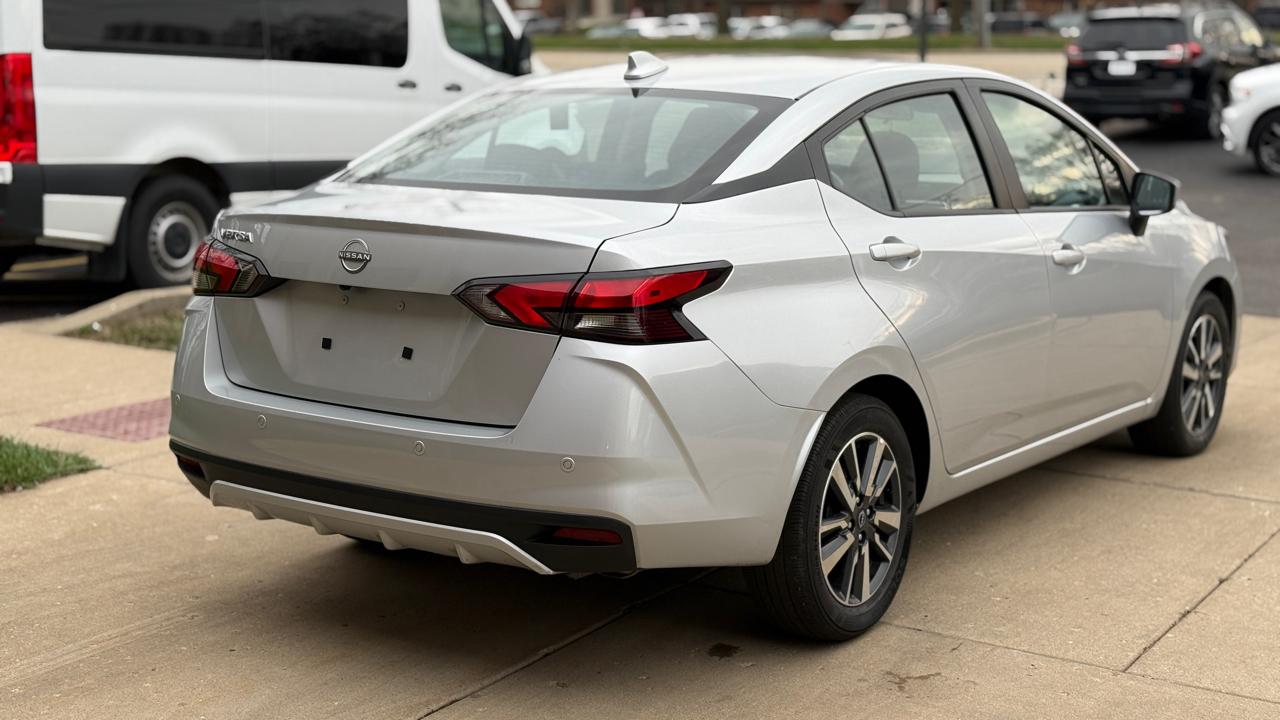 Nissan Versa SV 2025