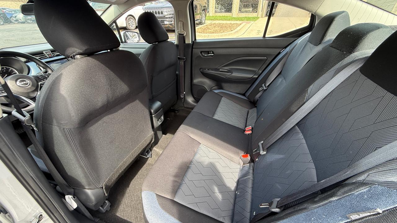 Nissan Versa SV 2025