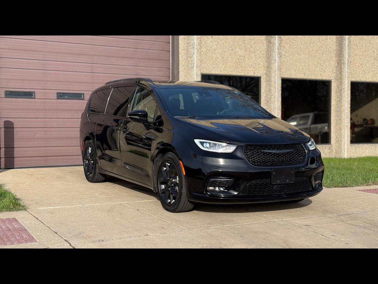 Chrysler Pacifica Limited 2025