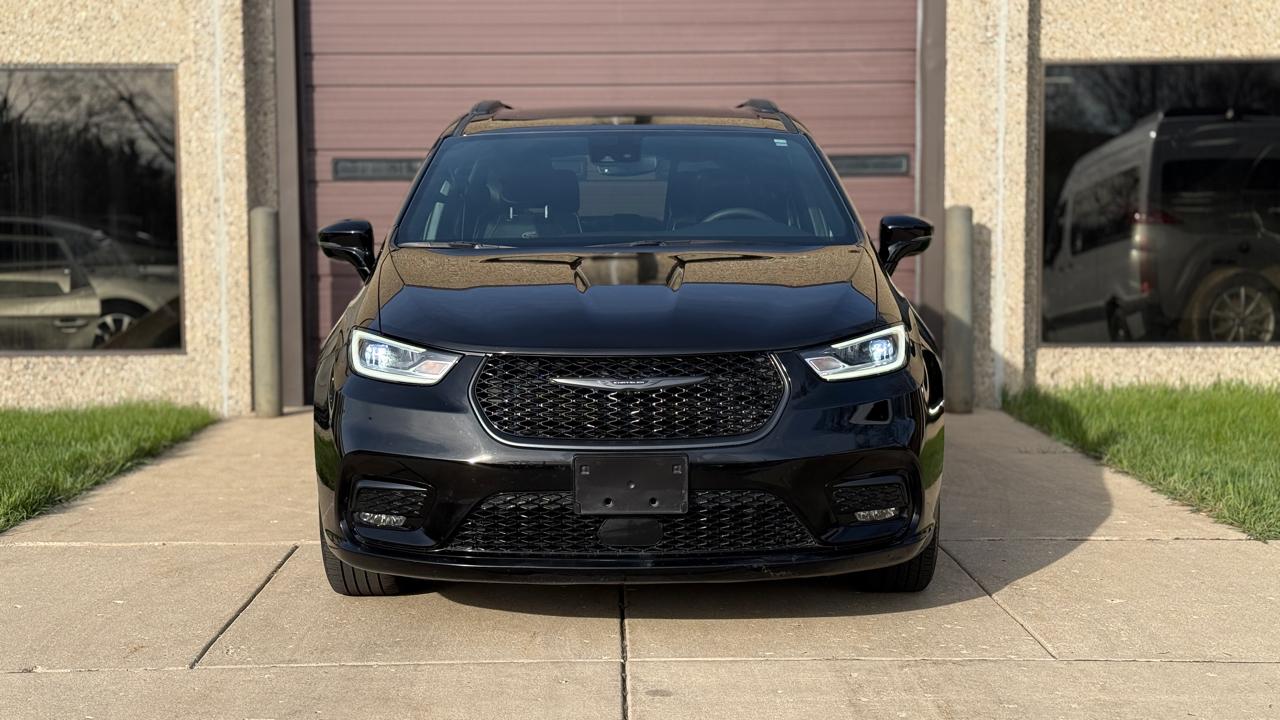 Chrysler Pacifica Limited 2025