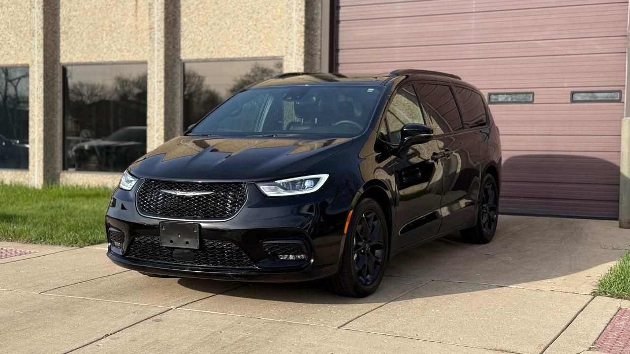 Chrysler Pacifica Limited 2025