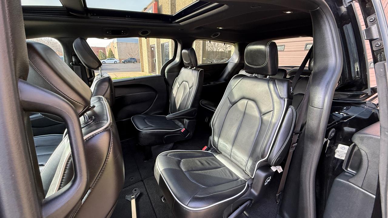 Chrysler Pacifica Limited 2025