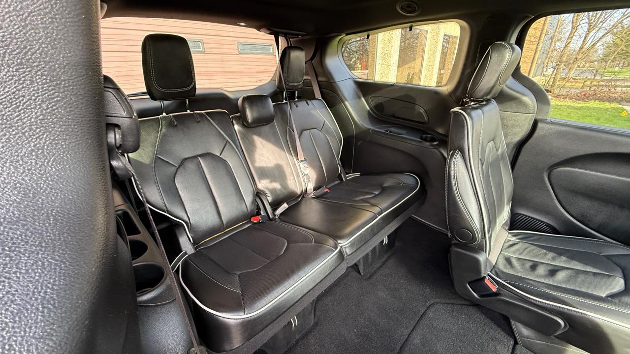 Chrysler Pacifica Limited 2025