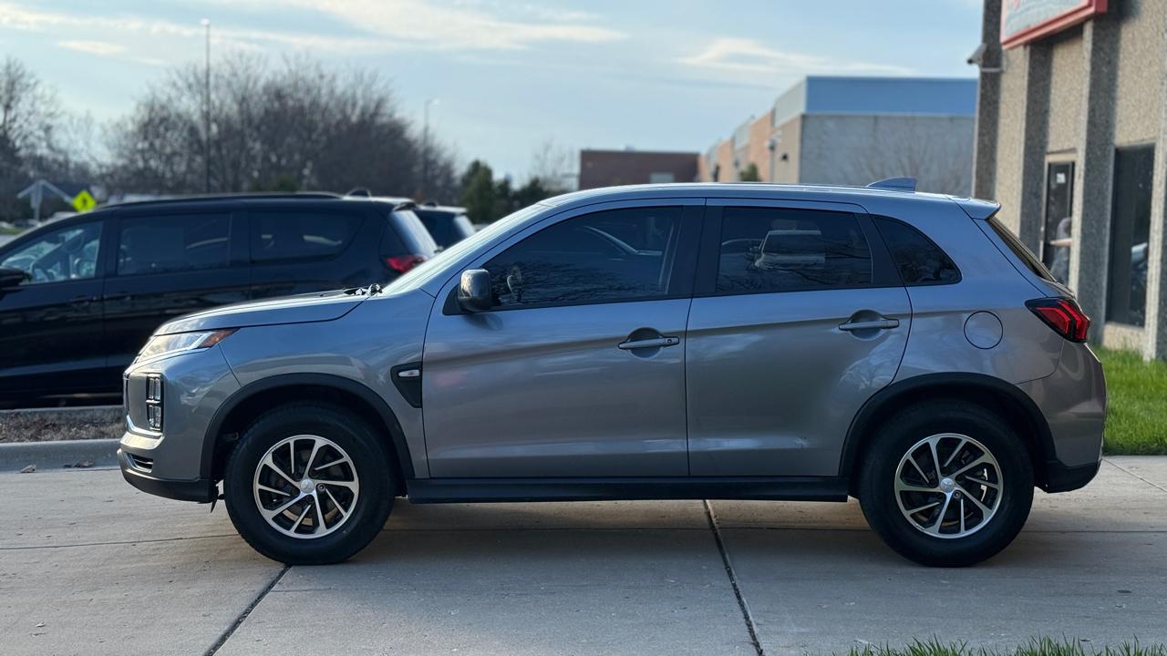 Mitsubishi Outlander Sport 2.0 ES CVT 2021