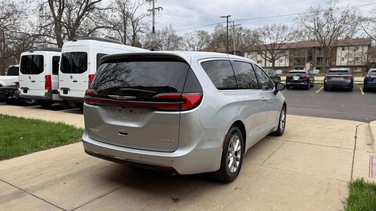 Chrysler Pacifica Limited 2026