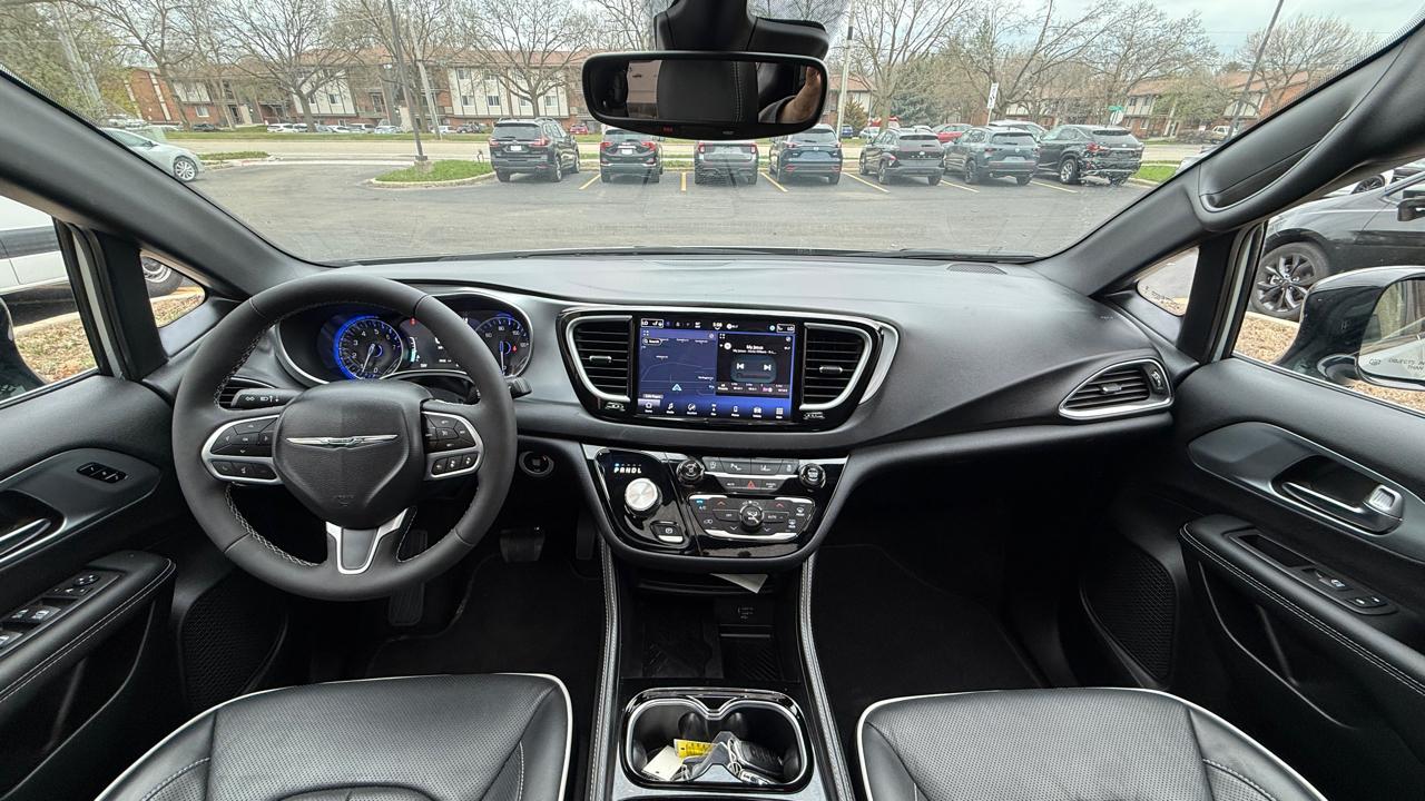 Chrysler Pacifica Limited 2026