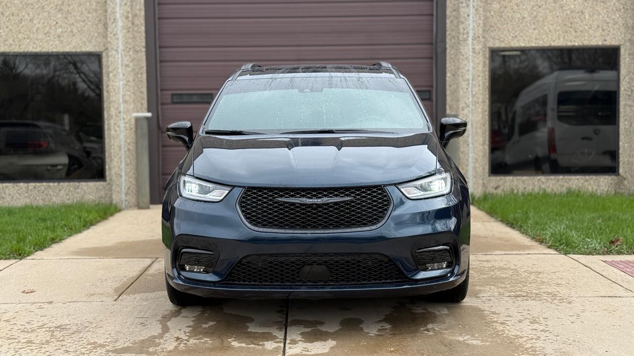 Chrysler Pacifica Limited 2025