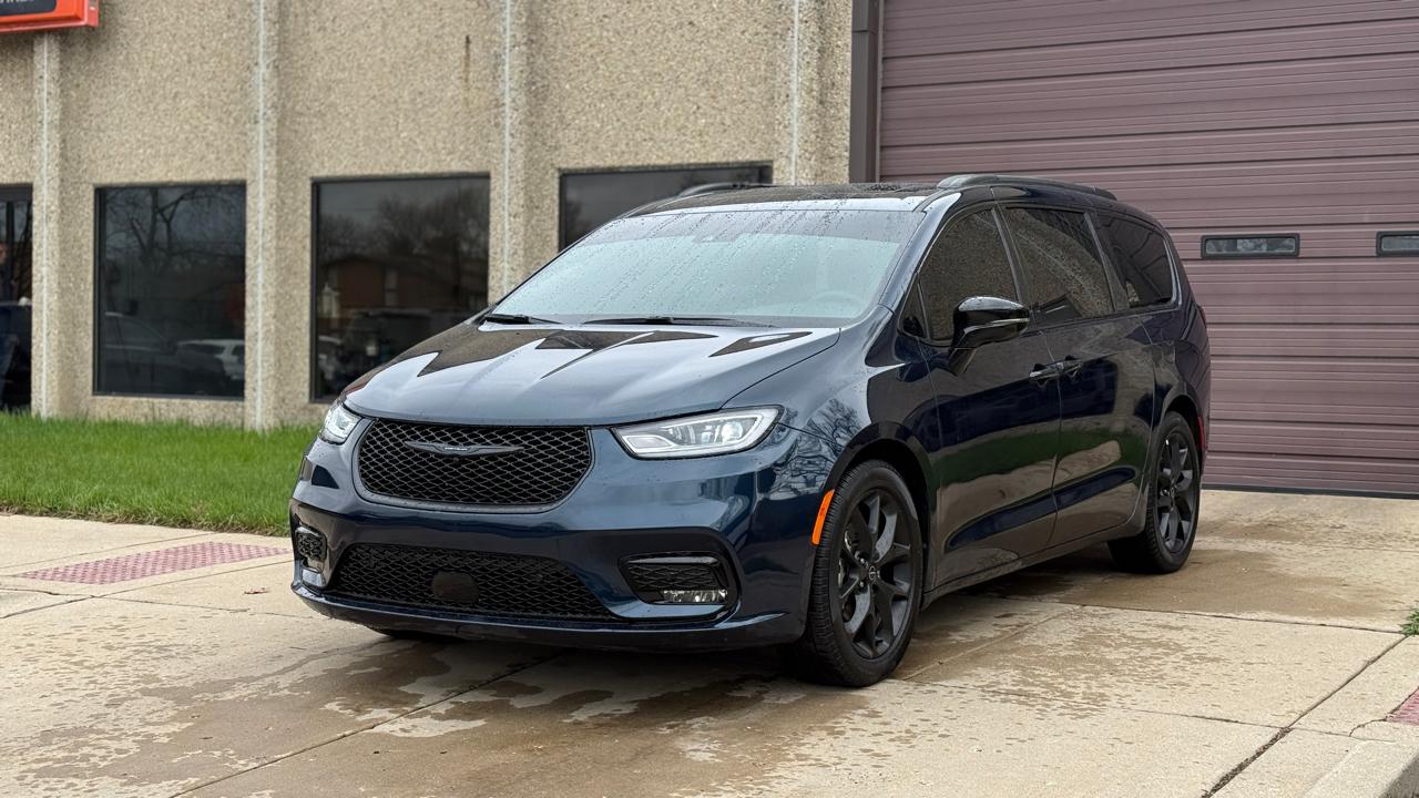 Chrysler Pacifica Limited 2025