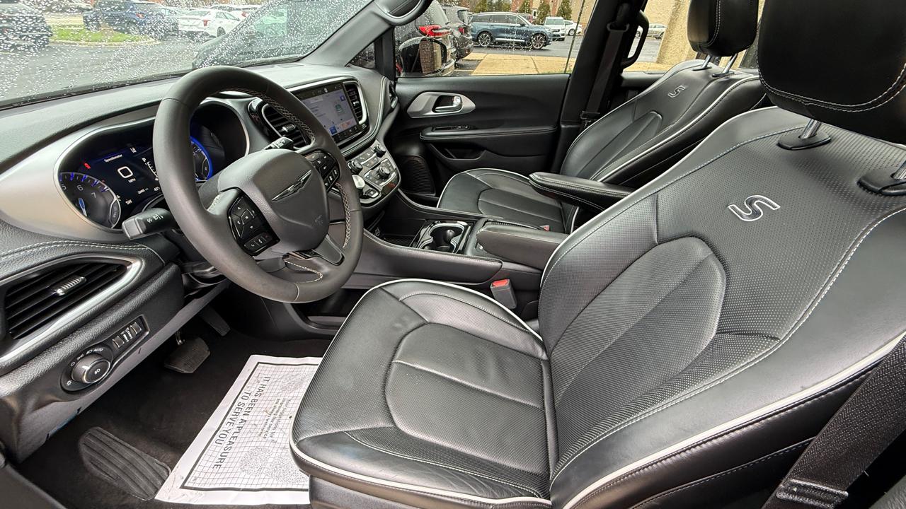 Chrysler Pacifica Limited 2025