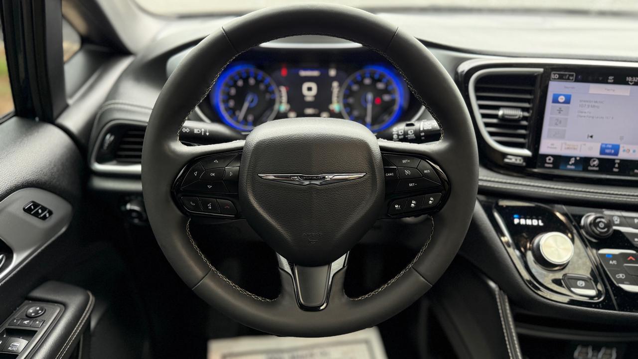 Chrysler Pacifica Limited 2025