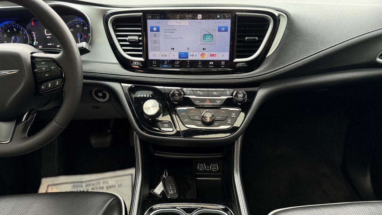 Chrysler Pacifica Limited 2025