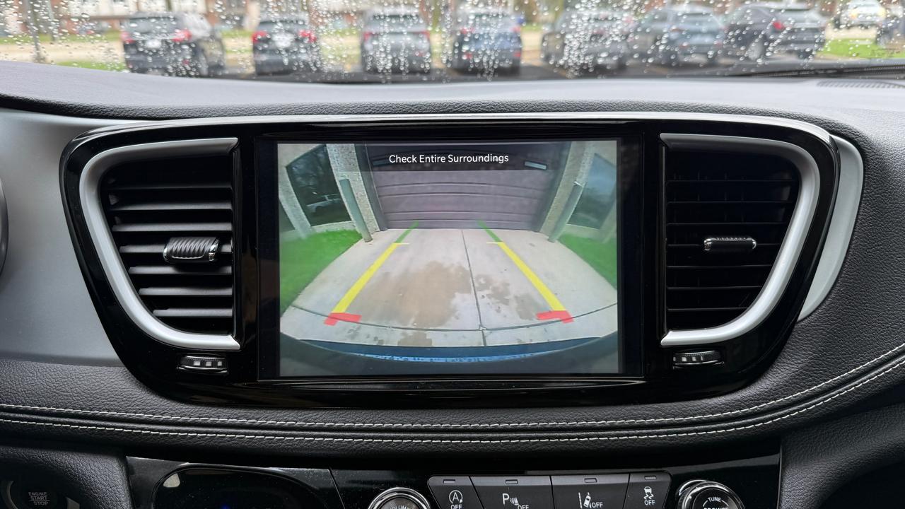 Chrysler Pacifica Limited 2025