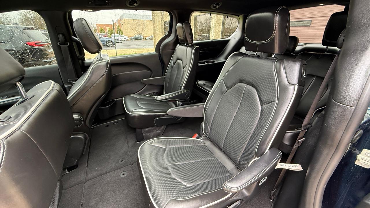 Chrysler Pacifica Limited 2025