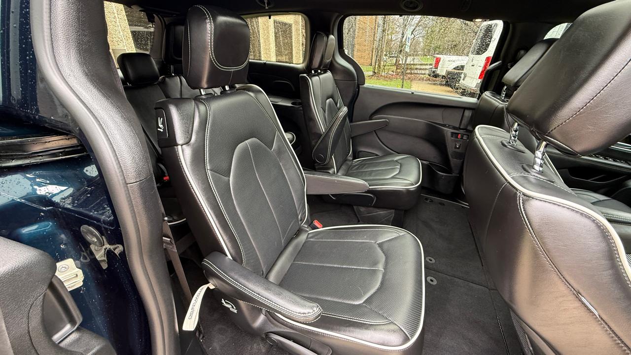 Chrysler Pacifica Limited 2025