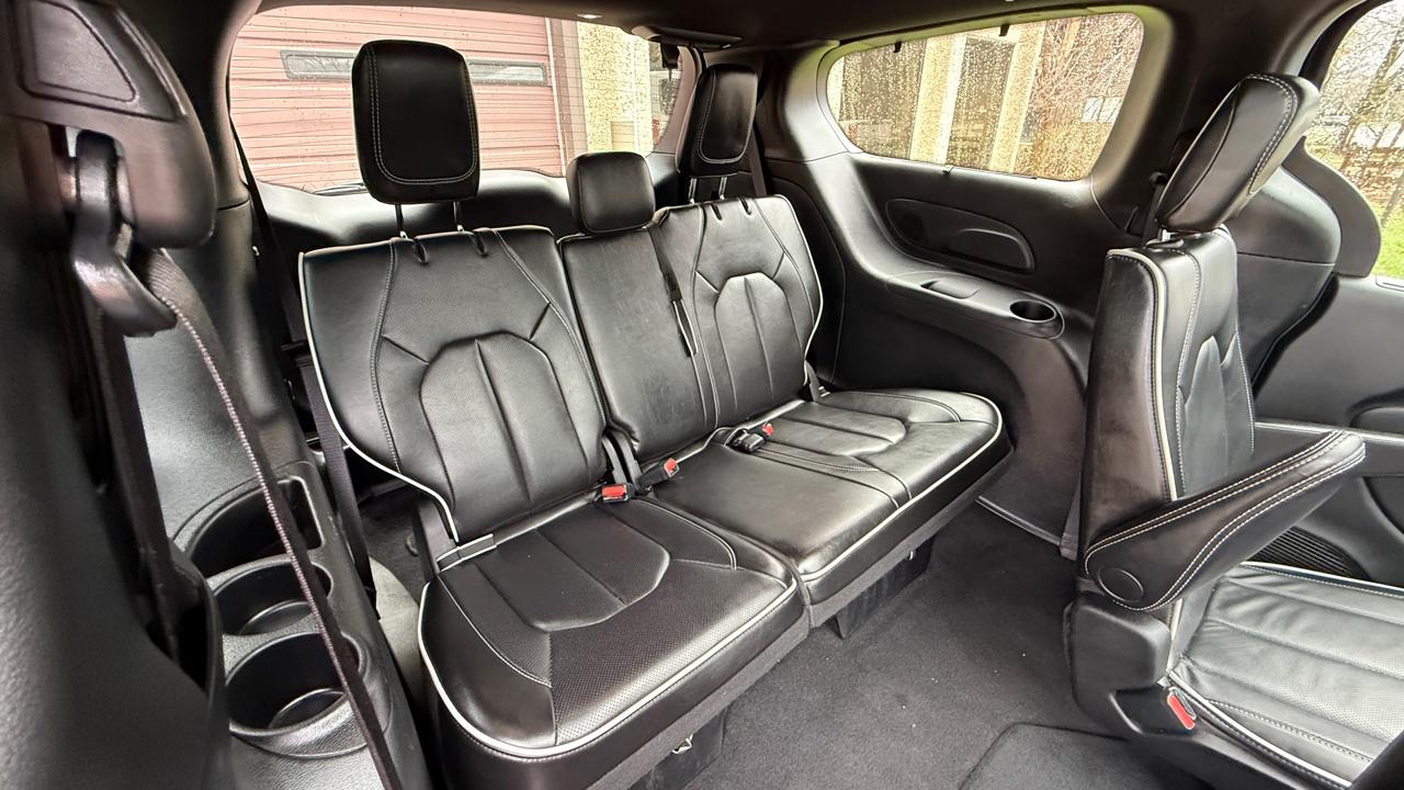 Chrysler Pacifica Limited 2025