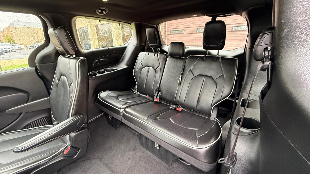 Chrysler Pacifica Limited 2025