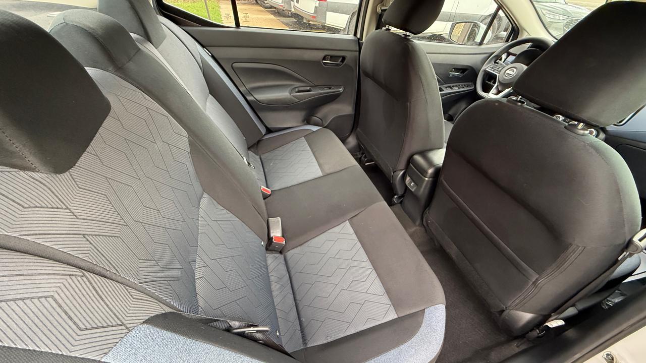 Nissan Versa SV 2024