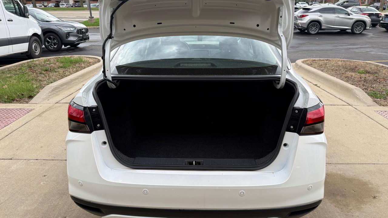 Nissan Versa SV 2024