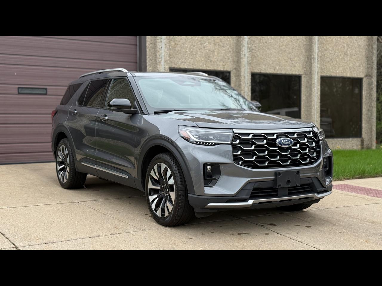 Ford Explorer Platinum AWD 2025