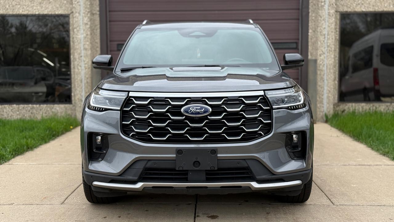 Ford Explorer Platinum AWD 2025