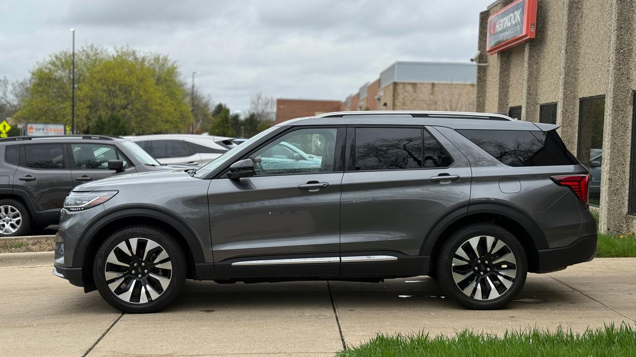 Ford Explorer Platinum AWD 2025