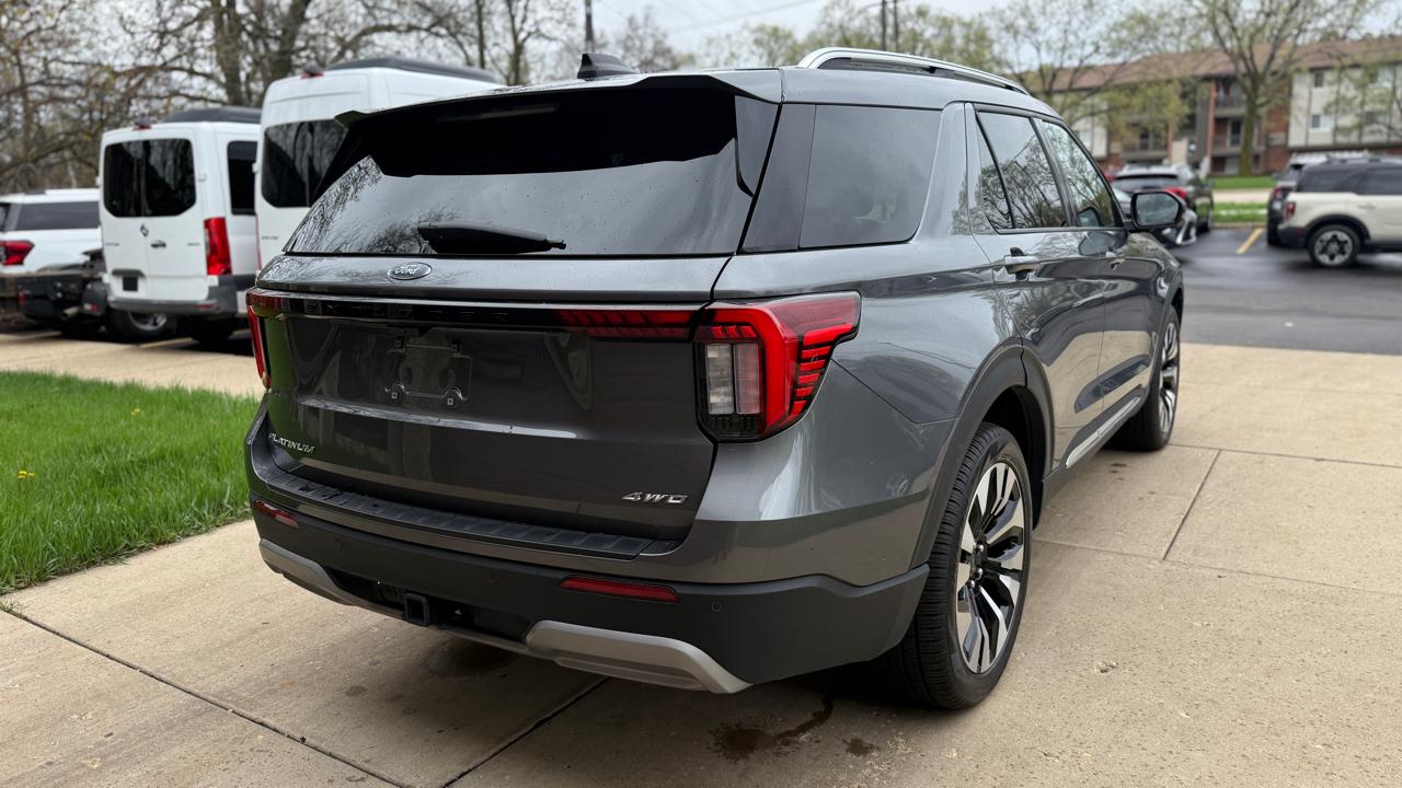 Ford Explorer Platinum AWD 2025