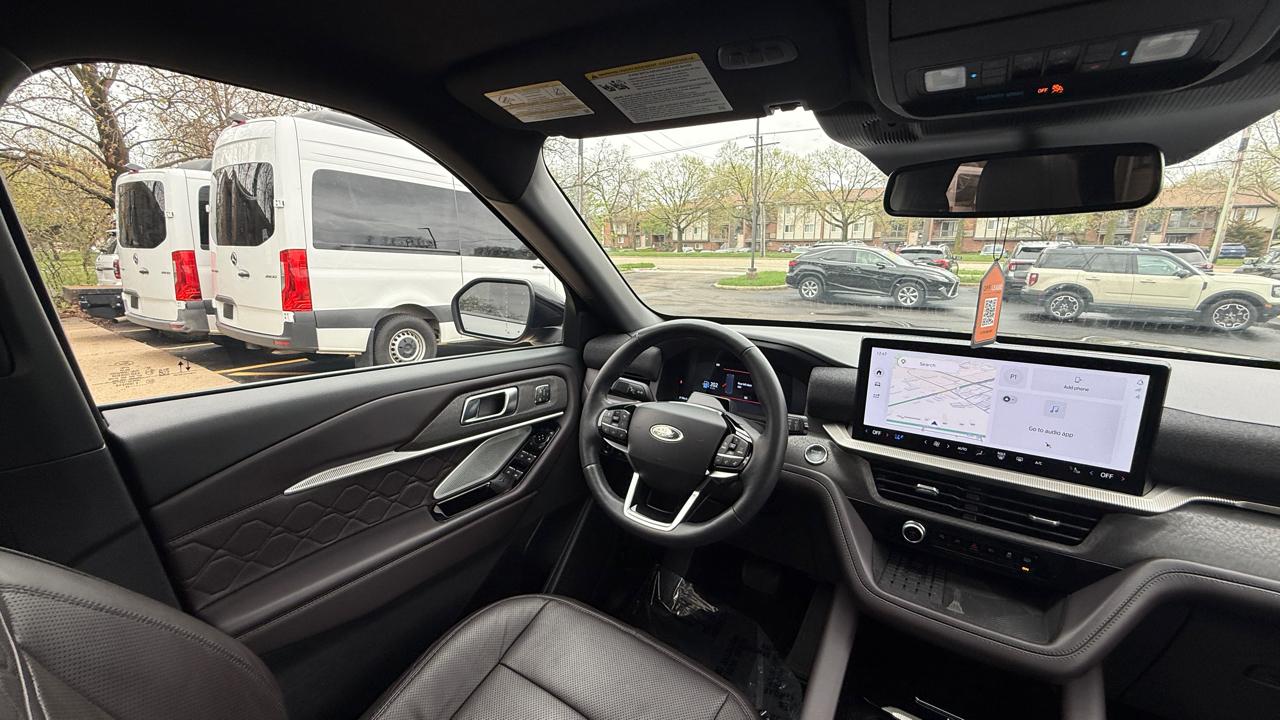 Ford Explorer Platinum AWD 2025