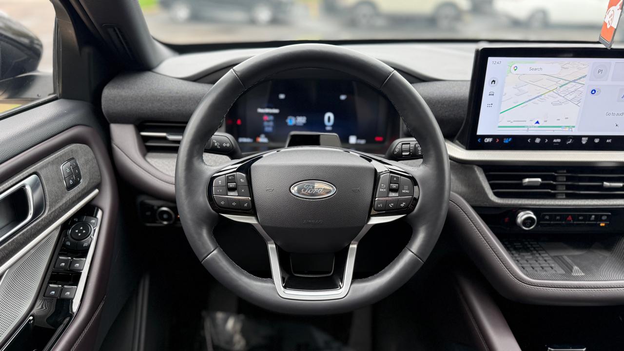 Ford Explorer Platinum AWD 2025