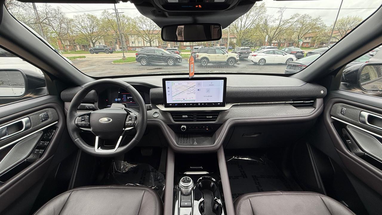 Ford Explorer Platinum AWD 2025