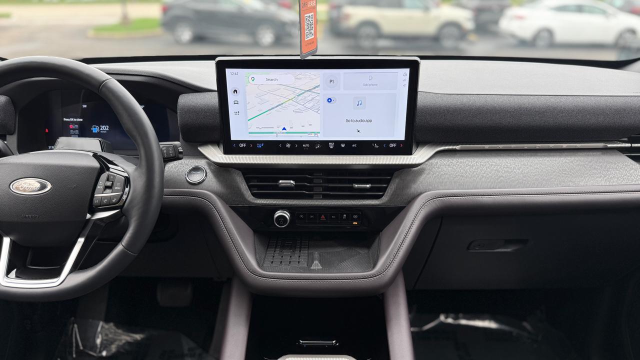 Ford Explorer Platinum AWD 2025