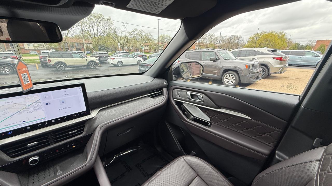 Ford Explorer Platinum AWD 2025