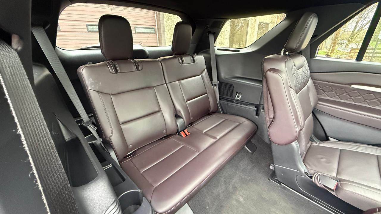 Ford Explorer Platinum AWD 2025