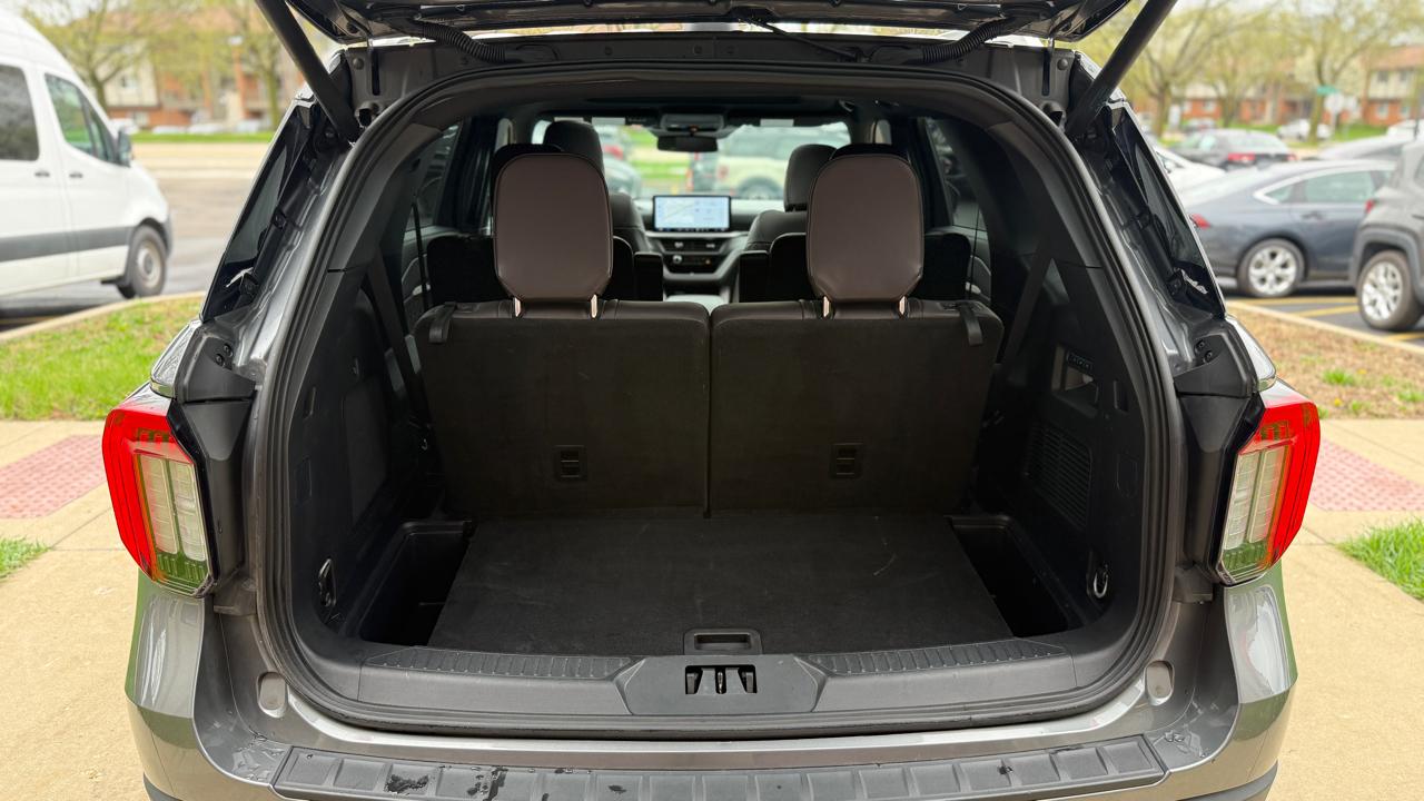 Ford Explorer Platinum AWD 2025