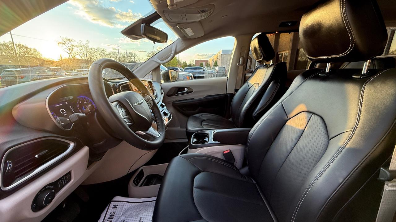 Chrysler Pacifica Touring L 2024